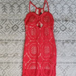 Coral crochet dress with scalloped trim Sz Large